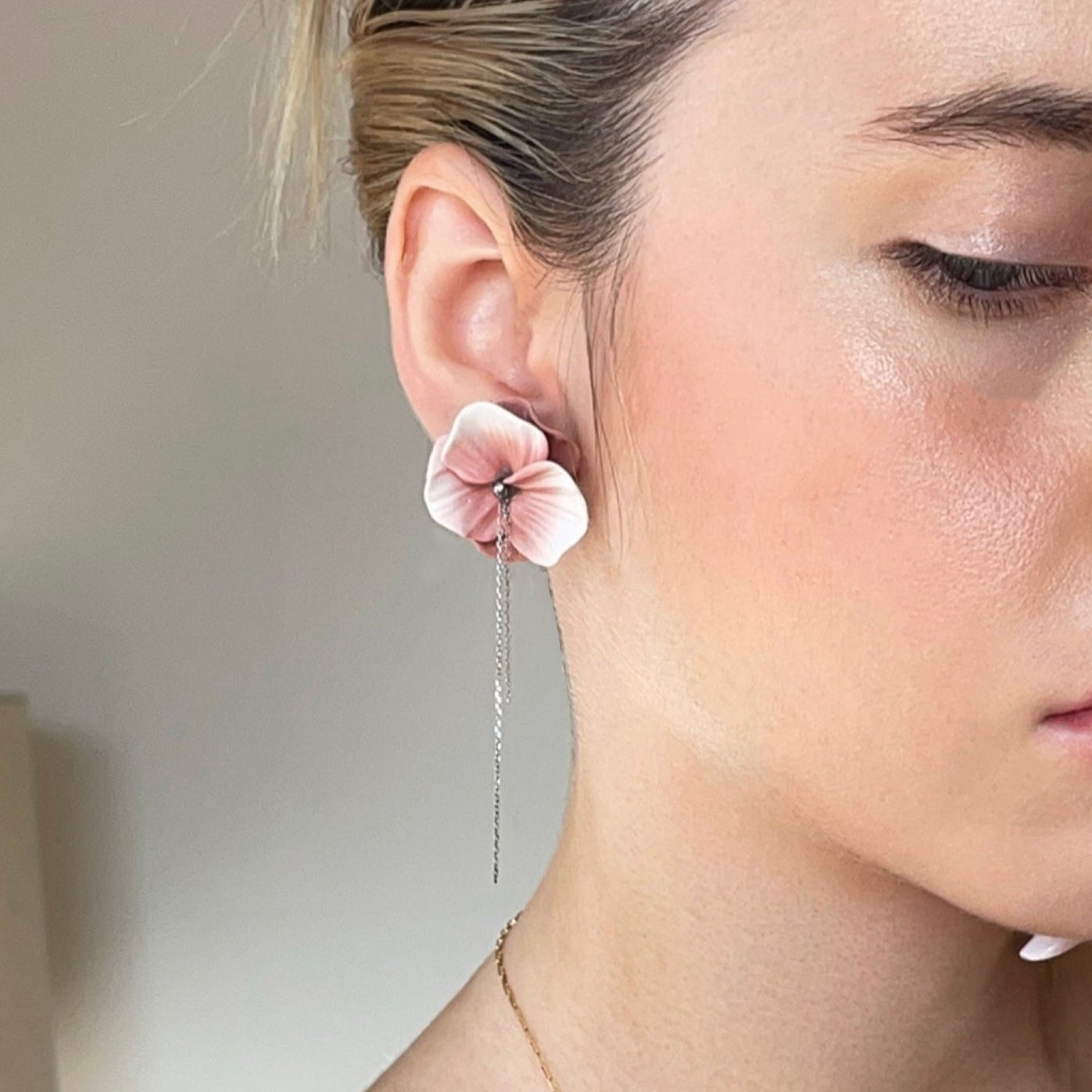 Orecchini le PETIT lilium. | Rosa Antico (silver version)