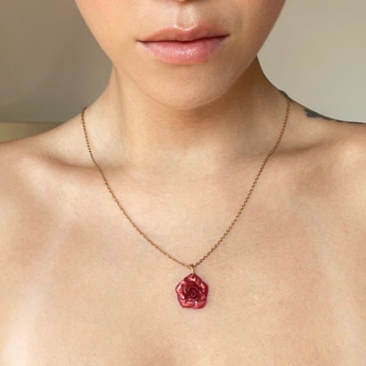 Girocollo PETIT ROSE. | Rosso (golden edition)