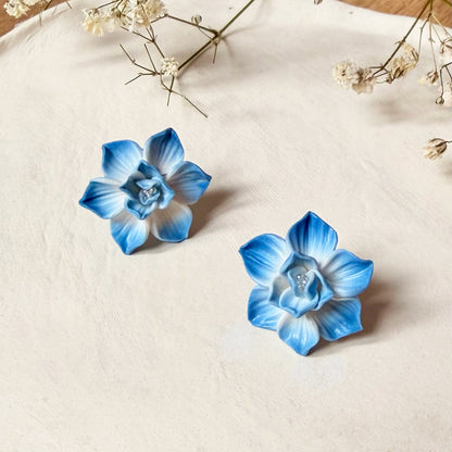 Orecchini FIORE DI LOTO | le PETIT. | Celeste (Seconda variante)