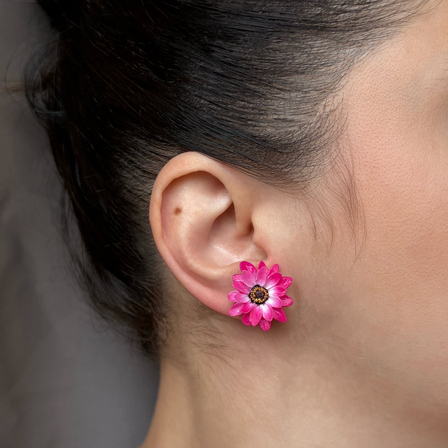 Orecchini GERBERA. | le PETIT | Fucsia