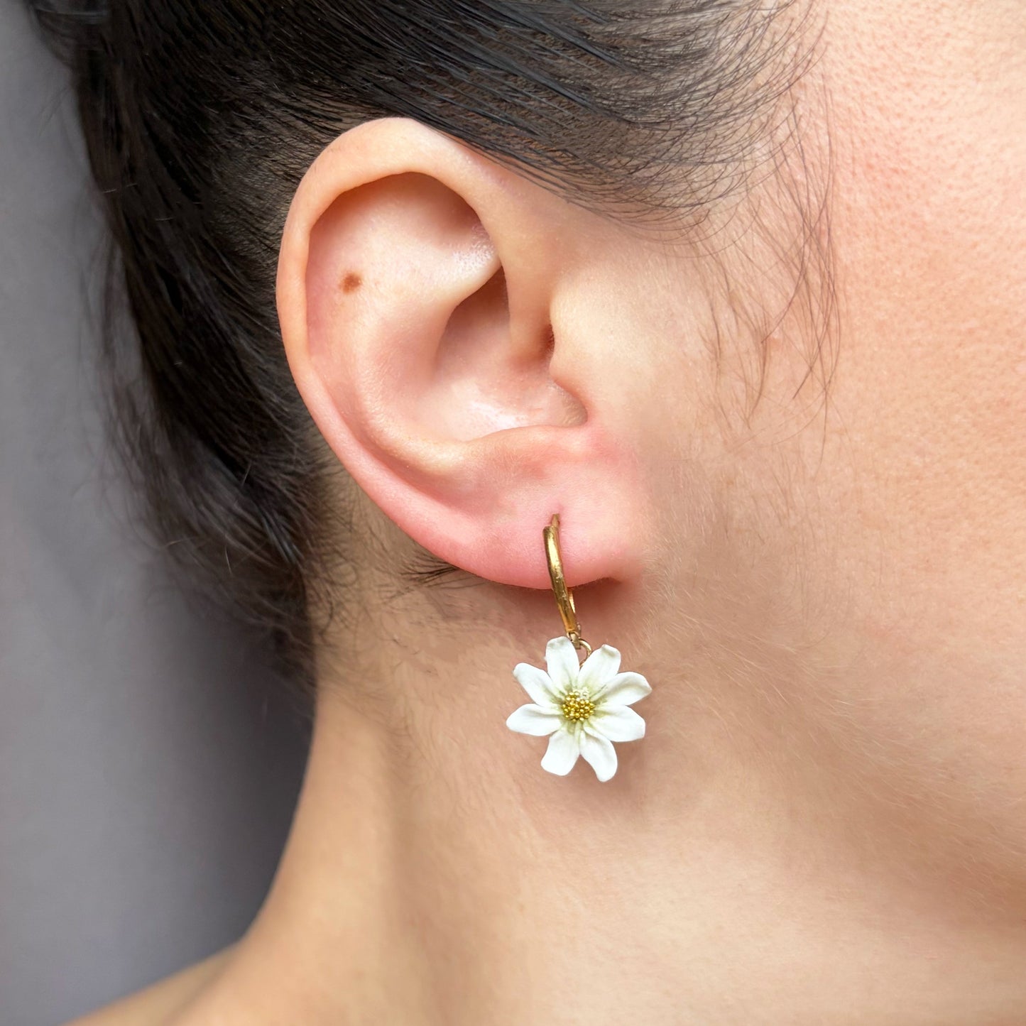 Orecchini MARGHERITA. | le MINI - HOOP | Bianco