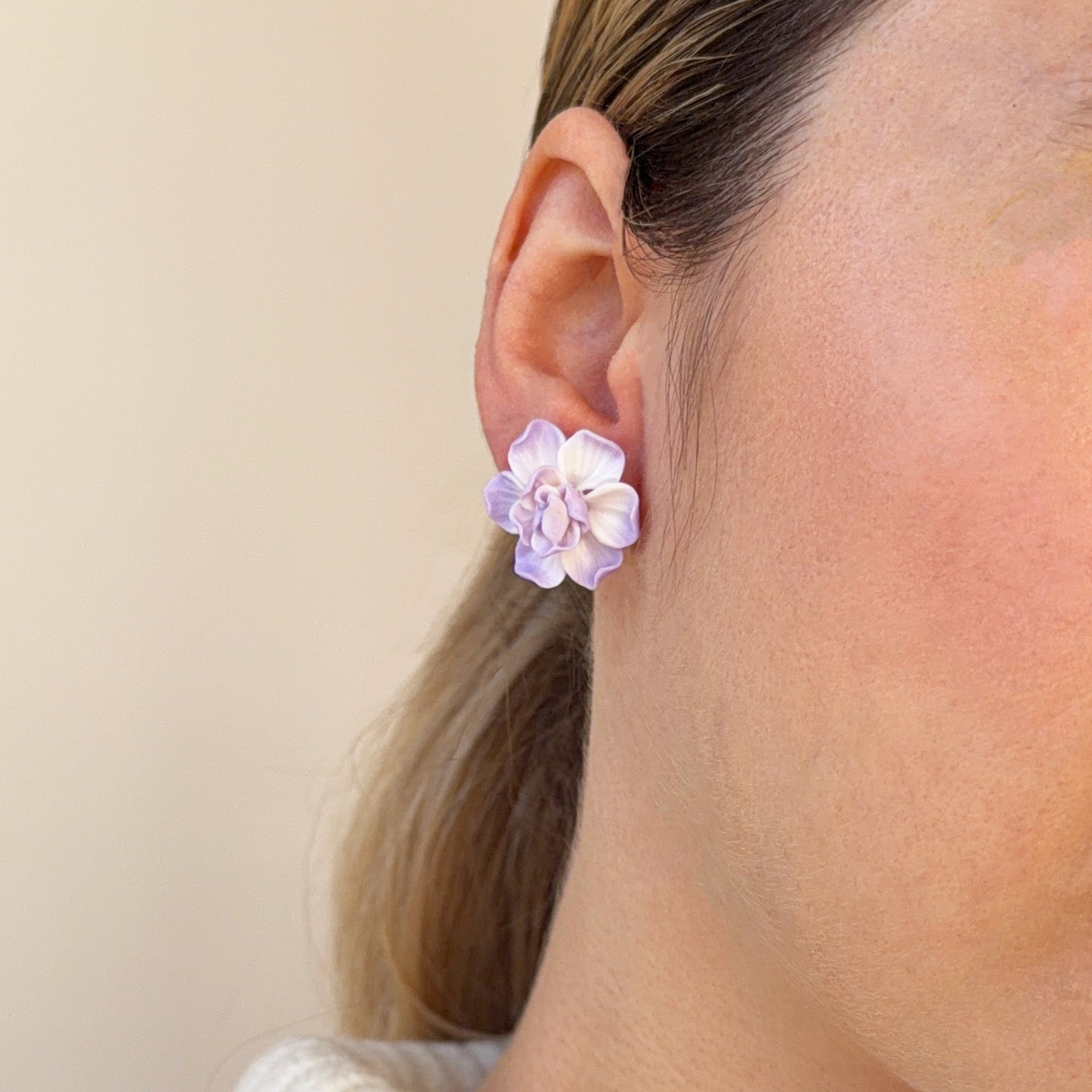 Orecchini GARDENIA | le PETIT . | Bianco (seconda variante)